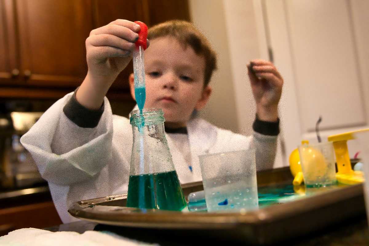 DIY Science Experiments You Can Do with Your Kids at Home